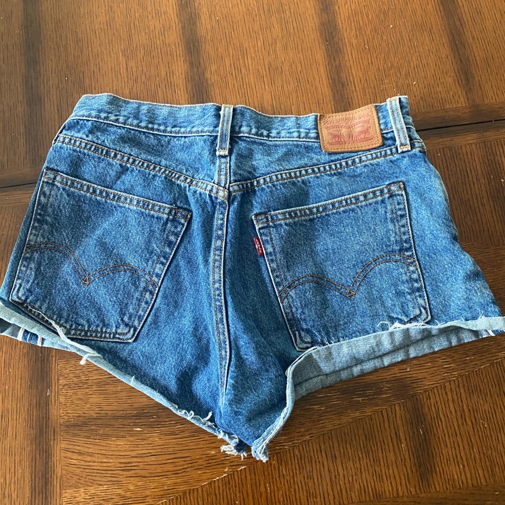 Levi shorts (mid/high rise)